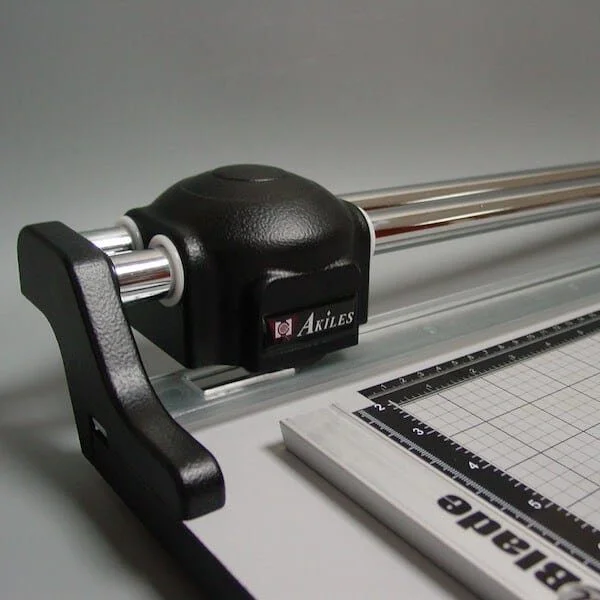 Roll@Blade 36 Rotary Paper Trimmer - Image 3